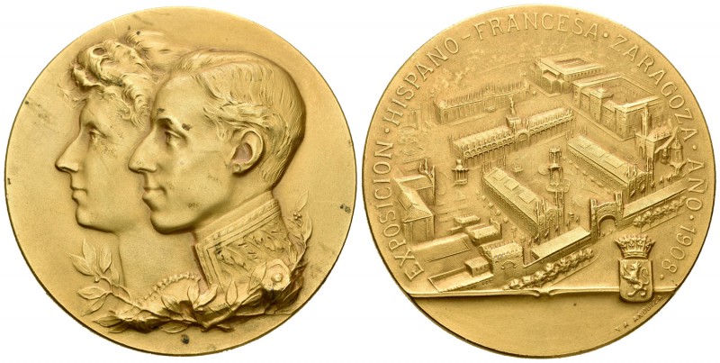 Alfonso XIII. Medalla. 1908. (Avm-636). Bronce dorado. 102,00 g. Exposición Hisp...