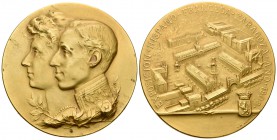 Alfonso XIII. Medalla. 1908. (Avm-636). Bronce dorado. 102,00 g. Exposición Hispano Francesa de Zaragoza. Grabador S.A. Anduiza. Diámetro 59 mm. Manch...