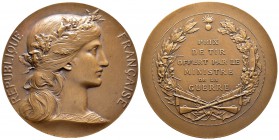 Francia. Medalla. s. XIX. Ae. 65,80 g. Premio de tiro recibido por el Ministro de Guerra. Grabador D. Dupuis. Con estuche original. Diámetro 50 mm. SC...