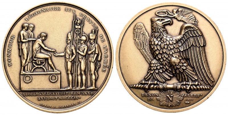 Francia. Napoleón I. Medalla. 1804. Ae. 47,60 g. Legión de honor. 42 mm. Reacuña...