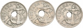 Lote de 3 monedas de 50 céntimos 1949*19-51 con las flechas invertidas. A EXAMINAR. SC-. Est...40,00.