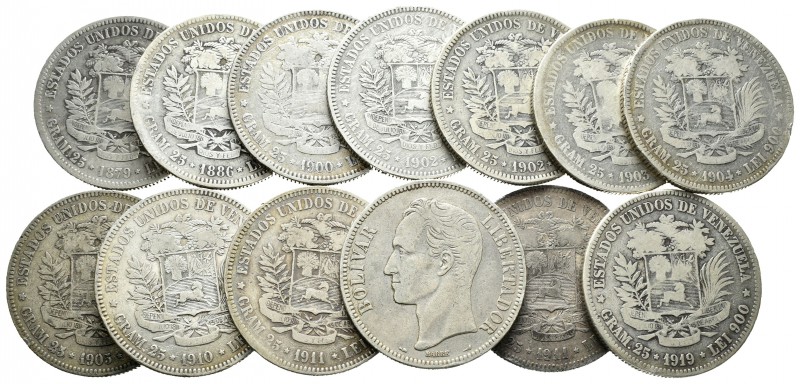 Venezuela. Lote de 36 monedas de plata de 5 bolívares, 1879, 1886, 1900, 1902 (2...