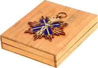 Japan Order of the Golden Kite I Class Sash Badge 1890 Collectors Copy Barac# 67, vgAE 76 mm; 78 g.; Enameled; without ribbon; in original box; origin...
