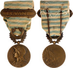France Levant Canpaign Medal II Type 1926 Barac# 416a, Bronze 34x30 mm.; With original ribbon with Levant clasp; original name: Medaille Commemorative...