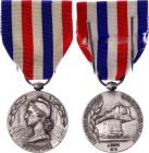 France Railway Medal of Honor III Class for 25 Years of Service 1975 vsAE 33 mm.; With original ribbon; awarded by J. Corsi; Condition-I