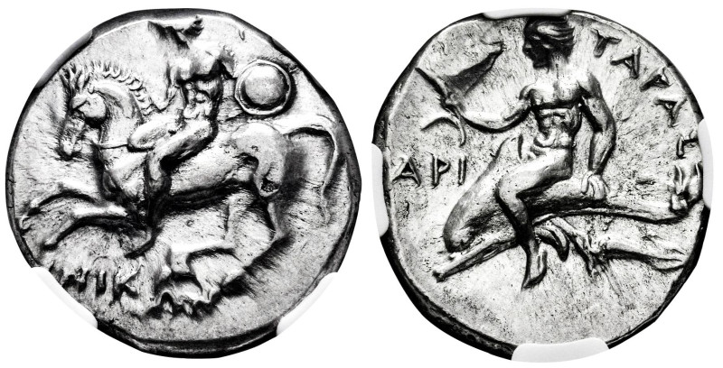 Calabria. Tarentum. Didrachm. 302-280 BC. (HN Italy-969). (Vlasto-701-703). Anv....