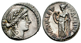 Acilius. Man. Acilius Glabrio. Denarius. 55 BC. Rome. (Ffc-94). (Craw-442/1a). (Cal-66). Anv.: Laureate head of Salus right, but SALVATIS upwards behi...