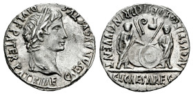 Augustus. Denarius. 7-6 a. C. Lugdunum. (Ffc-25). (Ric-I 210). (Cal-855). Anv.: CAESAR AVGVSTVS DIVI. F. PATER. PATRIAE, laureate head of Augustus rig...
