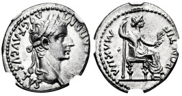 Tiberius. Denarius. 14-37 AD. Lugdunum. (Ric-I 30). (Bmcre-48). (Rsc-16b). Anv.: TI CAESAR DIVI AVG F AVGVSTVS. Laureate head of Tiberius right. Rev.:...