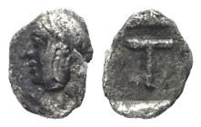 Arkadien. Tegea.

 Tetartemorion (Silber). Ca. 423 - 400 v. Chr.
Vs: Kopf der Athena mit attischem Helm links.
Rs: T in vertieftem Quadratum.

7...