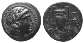 Aiolis. Myrina.

 Bronze. 2. - 1. Jhdt. v. Chr.
Vs: Kopf des Apollon mit Lorbeerkranz rechts.
Rs: Amphora, im Feld rechts Kithara.

17 mm. 4,03 ...