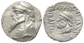 Elymais. Kamnaskires V. (ca. 54/3 - 33/32 n. Chr.).

 Tetradrachme (Silber). Jahr nicht lesbar.
Vs: Büste des bärtigen Königs mit Diadem links; rec...