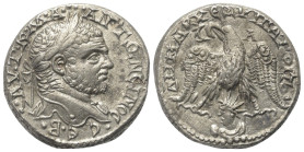 Seleukis und Pierien. Emesa. Caracalla (197 - 217 n. Chr.).

 Tetradrachme (Billon). Ca. 215 - 217 n. Chr.
Vs: Kopf mit Lorbeerkranz rechts.
Rs: A...