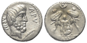 L. Titurius Sabinus.

 Denar (Silber). 89 v. Chr. Rom.
Vs: SABIN. Kopf des Sabinerkönigs Titus Tatius rechts, davor Palmzweig.
Rs: Ermordung der T...