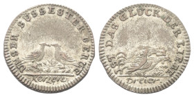 Nürnberg - Stadt.

 Dreier (Silber). Ohne Jahr (1677-1716).
Vs: Zwei schnäbelnde Tauben, UNSER SÜSSESTER BERUF.
Rs: Hahn tritt Henne, IST DAS GLÜC...
