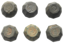Islam - Lots.


Lot (6 Stück, Bronze): Handelsgewichte zu 5 maghrebinischen Dirhems, 13.-17. Jhdt.

Sehr schön.

Verkauft wie besehen, keine Rü...