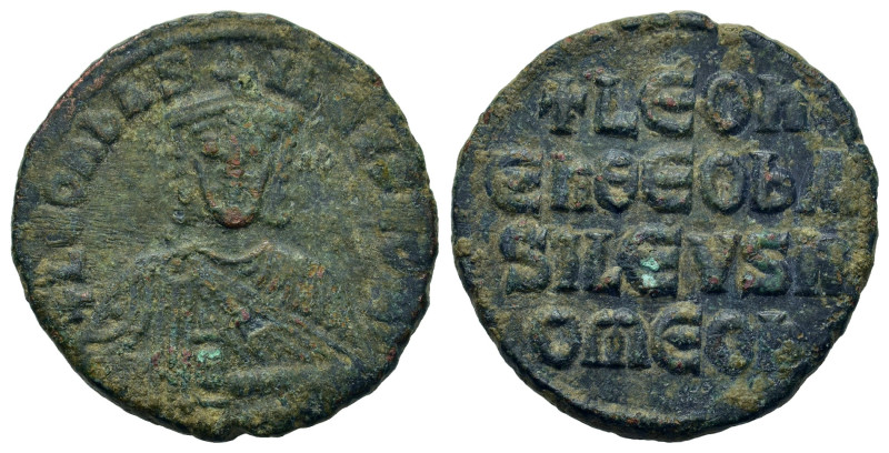 Leo VI the Wise (886-912). Æ 40 Nummi (24,7mm, 7.3g). Constantinople. Crowned fa...