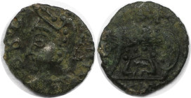 Römische Münzen, MÜNZEN DER RÖMISCHEN KAISERZEIT. Constantinopolis. Follis ca. 350 n. Chr. (0.57 g. 11 mm) Vs.: Büste der Roma mit Helm n. l. Rs.: Lup...