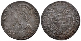 Felipe II (1556-1598). Jetón. 1594. (Dugn-3350). Anv.: Fortuna bailando sobre globo. Rev.: Escudo de Felipe II. Ae. 4,74 g. BC+. Est...25,00.
