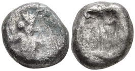 ACHAEMENID EMPIRE. Time of Artaxerxes II to Artaxerxes III (Circa 375-340 BC). Sardes.
AR Siglos (13.4mm 5.01g)
Obv: Persian king in kneeling-runnin...