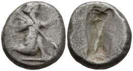 ACHAEMENID EMPIRE. Time of Darios I to Xerxes II (485-420 BC). Sardes.
AR Siglos (15.8mm 5.41g)
Obv: Persian king in kneeling-running stance right, ...