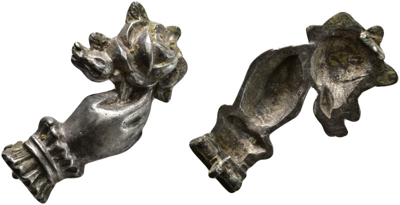 Ancient silver hand holding rose
(12.17g 43.1mm diameter)