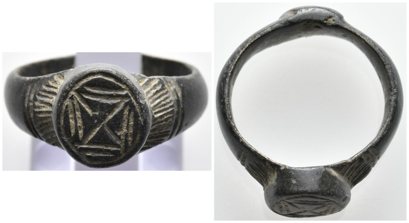 Ancient ring
(5.1g 22.3mm diameter)