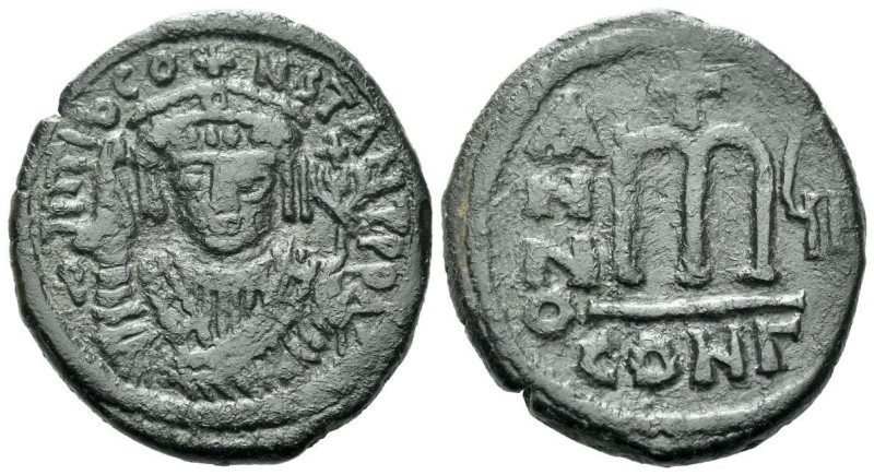 Tiberius II Constantine, 578-582 Follis Constantinople 580-581, Æ 30.00 mm., 12....