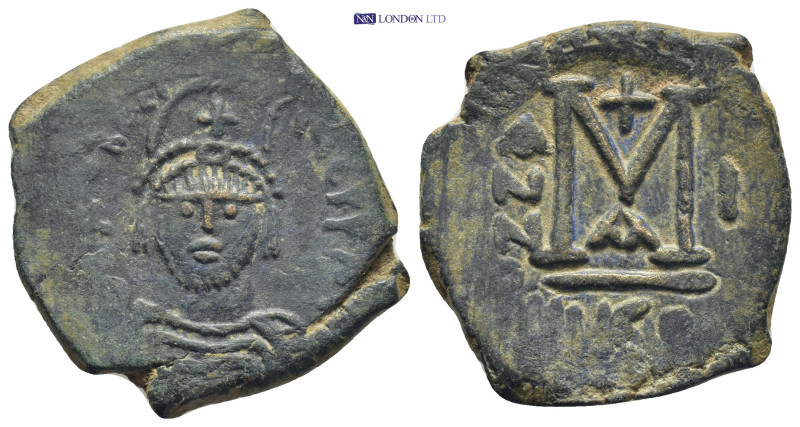 Maurice Tiberius (582-602) AE Follis (Bronze, 10.46 g. 30 mm) Nicomedia, 582-602...