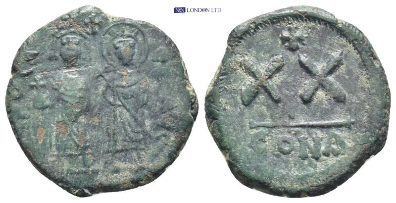 Phocas (602-610). Æ 20 Nummi (22mm, 5.0 g,). Constantinopolis, 602/3. Full-lengt...