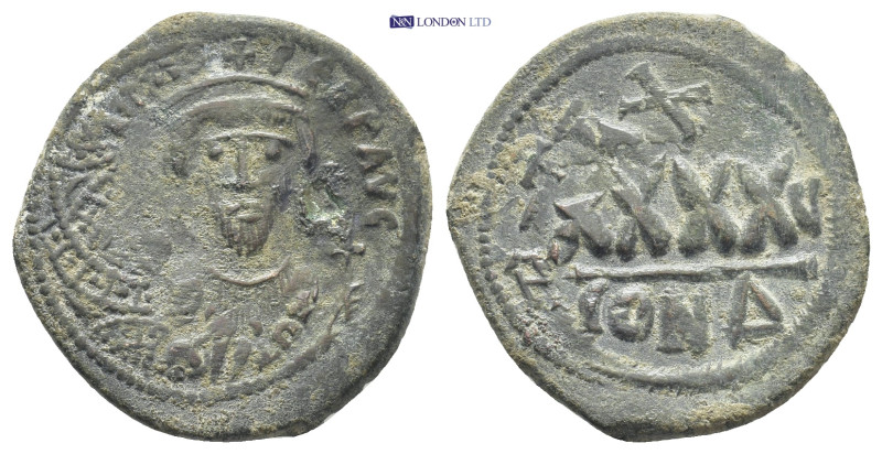 PHOCAS. 602-610 AD. Constantinople mint.AE Follis. (31mm, 11.8 g) DM FOCAE PP AV...