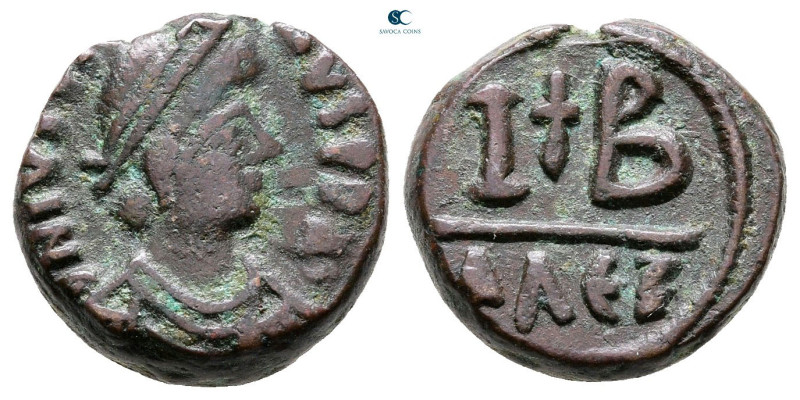 Justinian I AD 527-565. Alexandria
12 Nummi Æ

15 mm, 4,71 g



Nearly Ve...