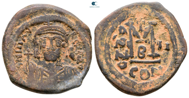 Maurice Tiberius AD 582-602. Constantinople
Follis or 40 Nummi Æ

28 mm, 12,8...