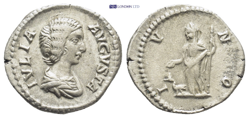 Julia Domna. Denarius. (19mm, 3.1 g) 196-211 d.C. Rome. Anv.: IVLIA AVGVSTA, dra...