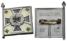 Medaglie Estere – Germania – Terzo Reich - Infanterie. Distintivo WHW della serie Bandiere e striscioni (Fahnen und Standarten) distribuito come parte...