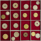 Lots and Collections

Lote 20 monedas. GOBIERNO PROVISIONAL a ESTADO ESPAÑOL. 25 Cent: 1904 (2), 1926. 1 Peseta: 1869, 89, 94, 05. 25 Cent: 1925, 27...