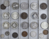 World Coins

Canada

Lote 23 monedas. Siglo XIX-XX. AR, AE. Incluye Cents y Dollar. Destacan 11 monedas 1 Dollar y 6 monedas token penny de difere...