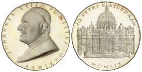 World Coins

Vatican

Medalla. 1959. JUAN XXIII. Anv.: IOHANES XXIII PONTIFES MAXIMVS. Rev.: AD PETRI CATHEDRAM MCMLIX. Catedral en fondo. 24,97 g...