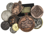 Spanish Medals

Lote 11 medallas. Siglo XX. BARCELONA, LLEIDA, SITGES, FRANCIA y BELGICA. AE, Br, Latón, Metal plateado. Ø 34 a 75 mm. A EXAMINAR. M...