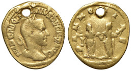 Traiano Decio (249-251) Aureo - Testa laureata a d. - R/ Le due Pannonie stanti - RIC 22 AU (g 4,02) RR Forato. Ex Nomos, 12, lotto 771

B