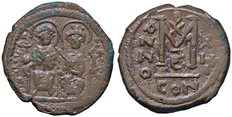 Giustino II (565-578) Follis - Giustino e Sofia seduti di fronte - R/ Segno di v...