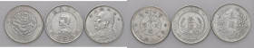 CINA Lotto di tre monete in AG (g 26,84 + 26,51 + 27,01). Come da foto, da esaminare

BB-SPL