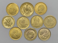 Lotto composta da dieci riproduzioni di monete in simil oro. Come da foto, da esaminare

FDC