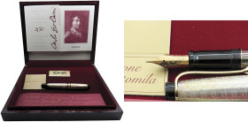 AURORA. Carlo Goldoni 200° Anniversario (1707 - 1793) -Penna Stilografica- Ed. Limitata N. 1707/1793. Corpo in argento sterling 925 finemente decorato...