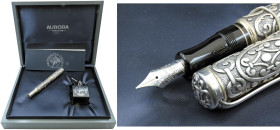 AURORA Benvenuto Cellini -Penna Stilografica- Edizione limitata 0329/1919. Corpo interamente in argento massiccio con testina, corpo, e cappuccio fine...