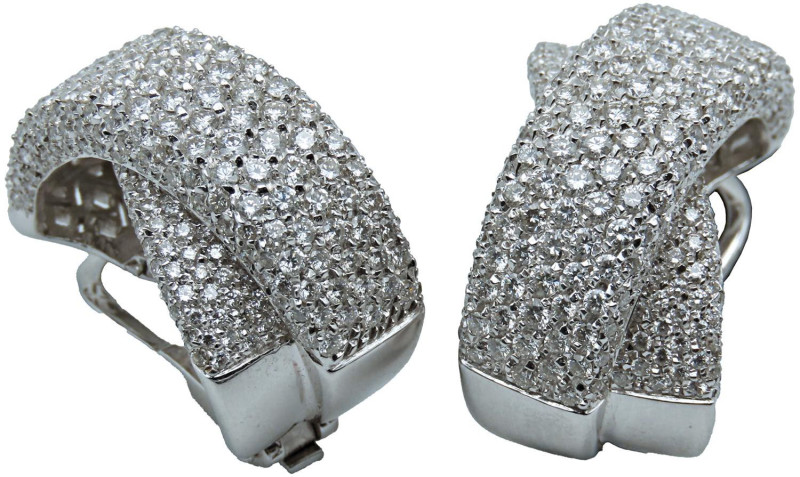 ORECCHINI in oro bianco 18kt, con diamanti di 4,70ct c.a. Oggetti nuovi mai indo...