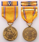 Collection of USA badges and decorations
USA. Medal za Obronną Służbę (American Service Medal) 
Medal nadawany za honorową federalną służbę w czasie...