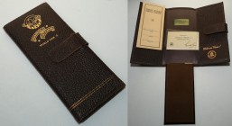 Collection of USA badges and decorations
USA. Leather wallet of a soldier 
Składany portfel zawierający honorowe osiągniecia z II wojny światowej.Ba...