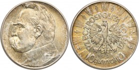 Poland II Republic 
POLSKA / POLAND / POLEN

II RP. 10 zlotych 1935 Pilsudski 
Bardzo ładny egzemplarz. Kolorowa patyna.Parchimowicz 124b
Waga/We...