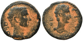 MACEDON. Thessalonica. Divus Augustus with Divus Julius Caesar, died AD 14 and 44 BC, respectively. Ae (bronze, 5.10 g, 19 mm), struck under Tiberius,...